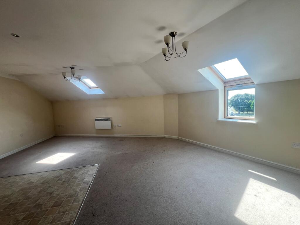 Apartment in North Tyneside, North East - View 5