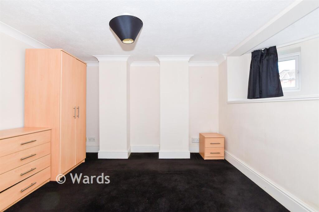 1-bed flat on Old Tovil Road, Maidstone, Kent, £120,000