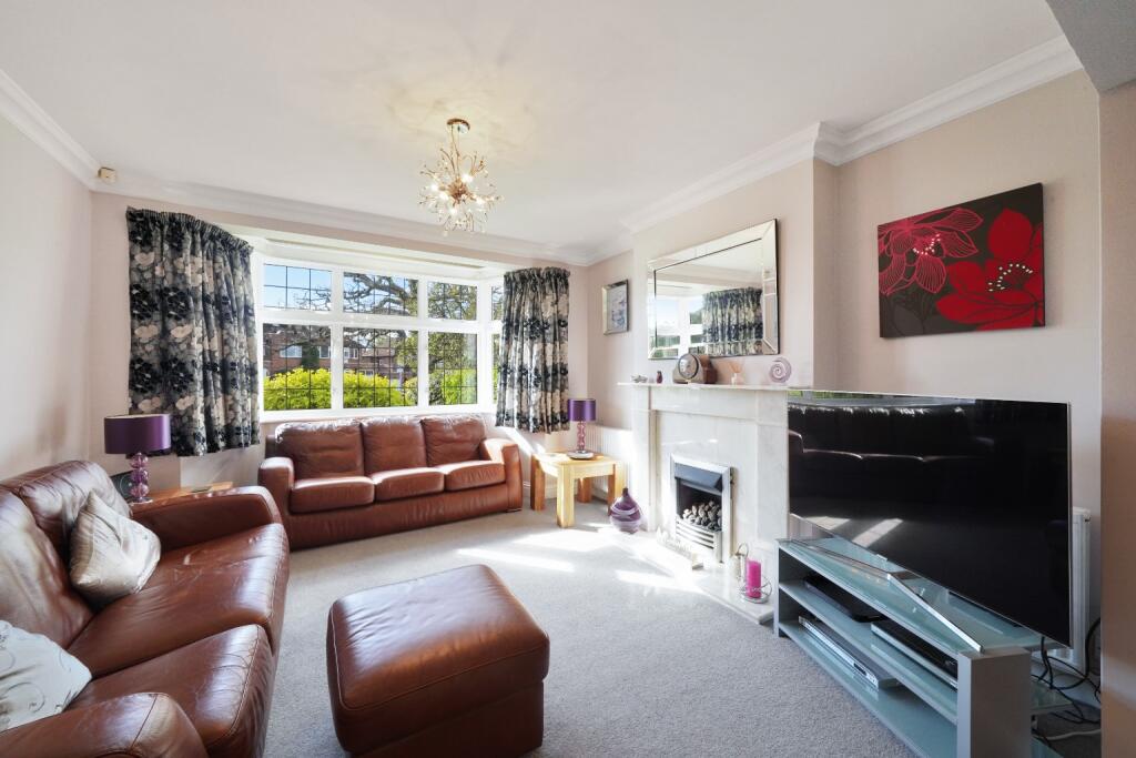 House in London, Eastcote Village - More