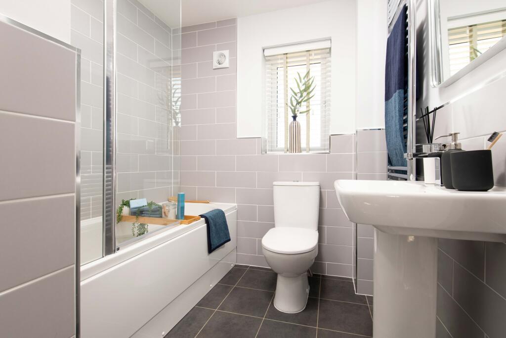 House in Ashfield, Sutton in Ashfield, Nottinghamshire - View 5