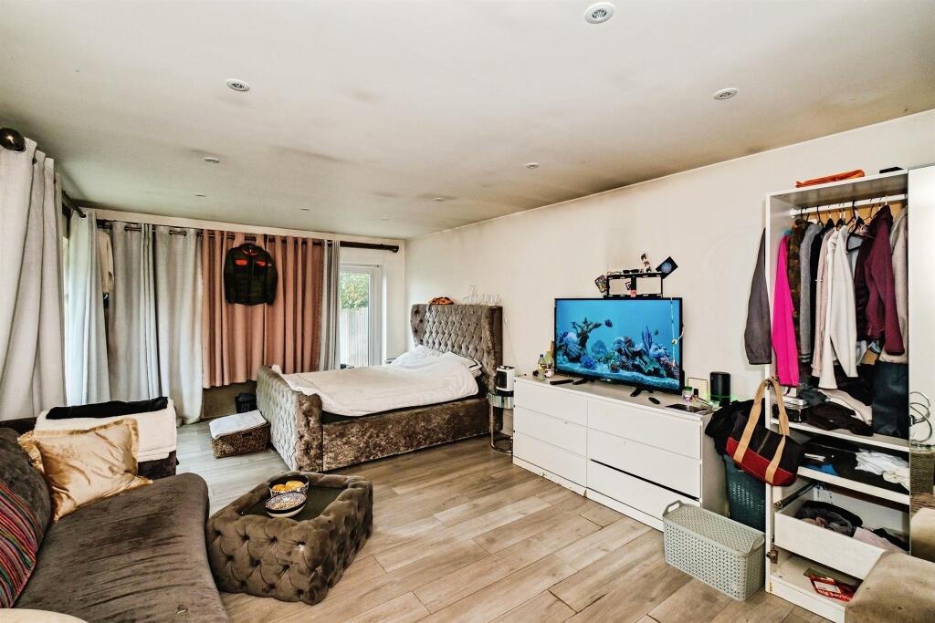 House in Hove, Hangleton - More