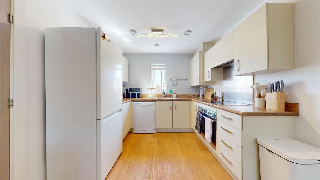 Apartment in Radstock, Bath and North East Somerset - View 2