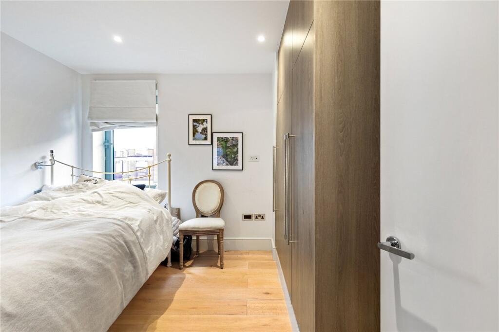 Apartment in London - More