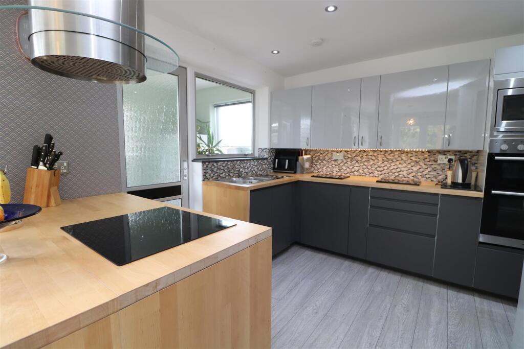 Tyning Close, Trowbridge - View 3