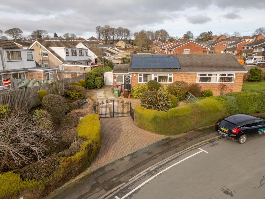 Main image of property: South Croft Avenue, Birkenshaw