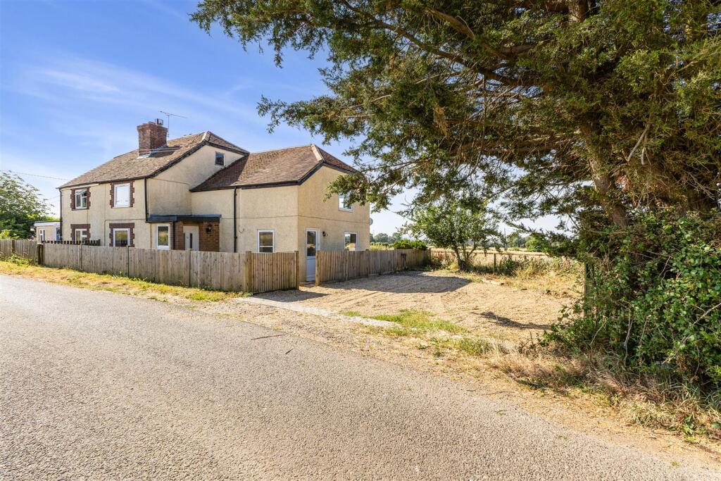 Main image of property: Hoe Street