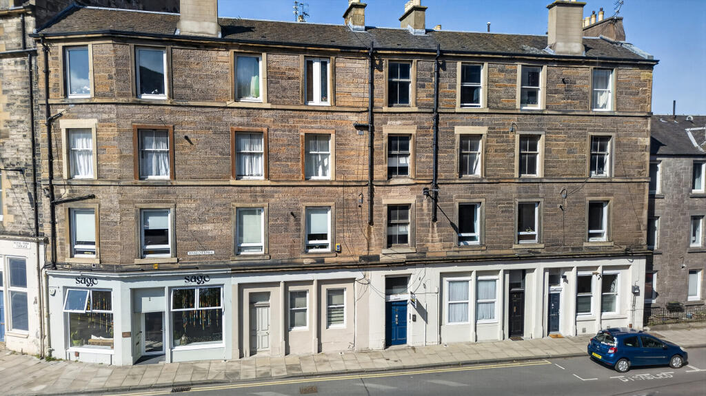Main image of property: 3 2f1 Meadowbank, Edinburgh, EH8 8JE