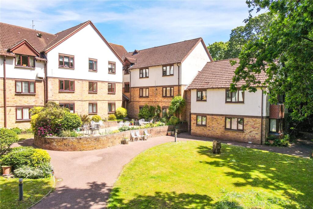 Barrs Avenue, New Milton, Hampshire, BH25