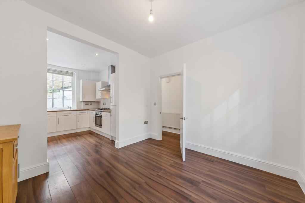 House in London - View 2