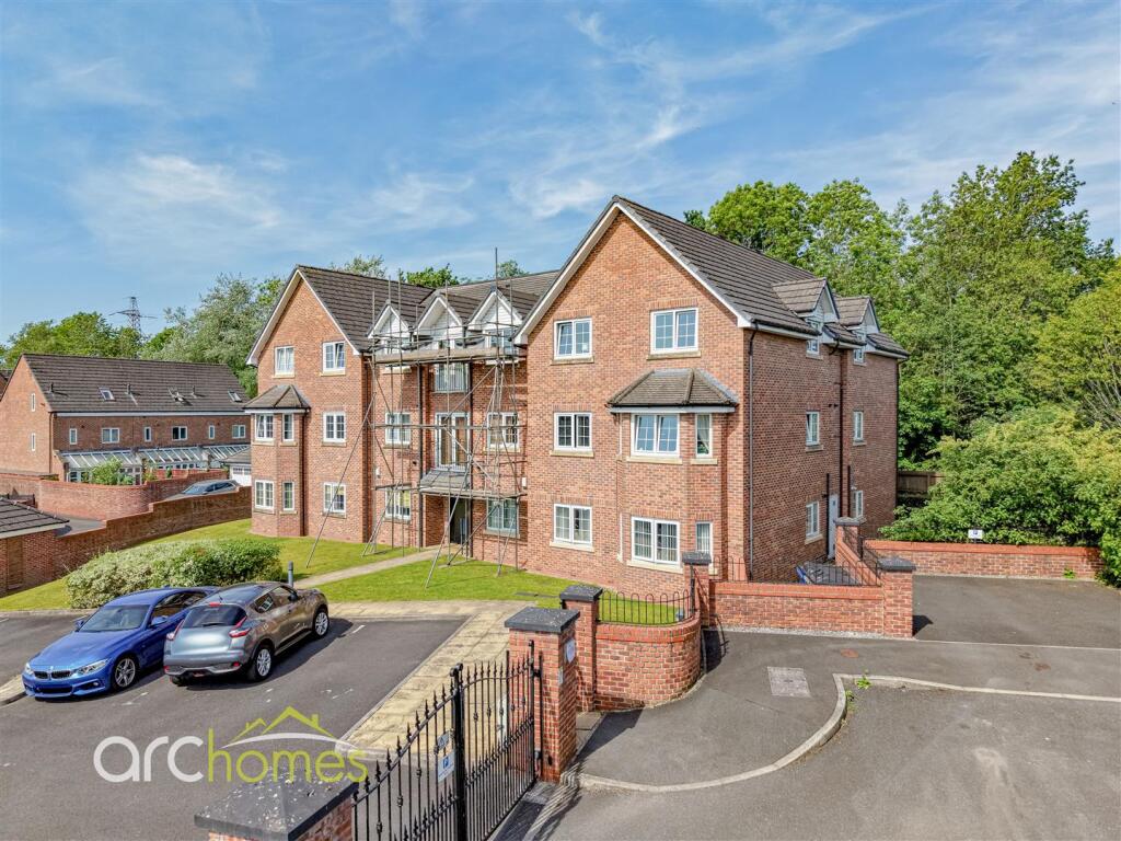 Main image of property: Colliers Grove, Atherton, Manchester
