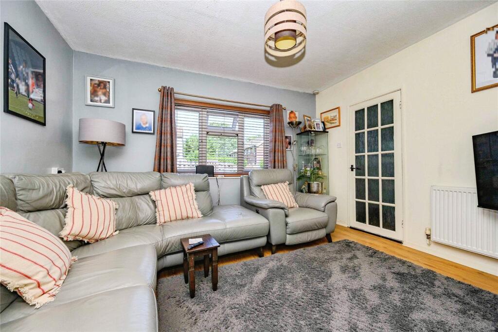 Raglan Close, Luton, Bedfordshire, LU4 photo 4