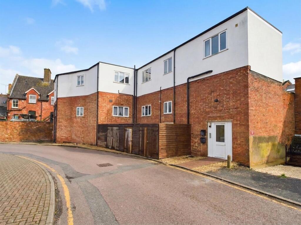 Main image of property: NN16, Montagu Street, Kettering