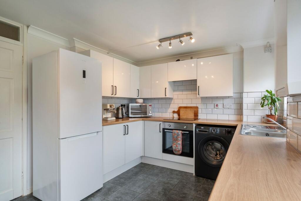 Apartment in Swansea - View 4