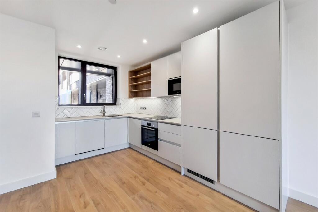 Main image of property: 18 Blair Street, London, E14