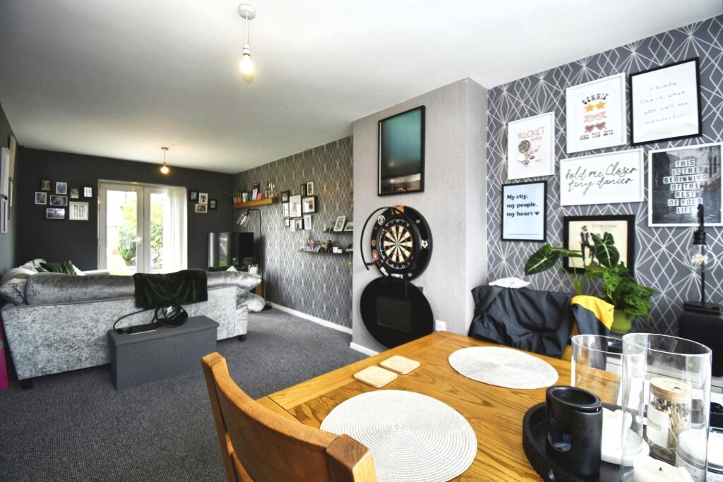 House in Hull - View 2