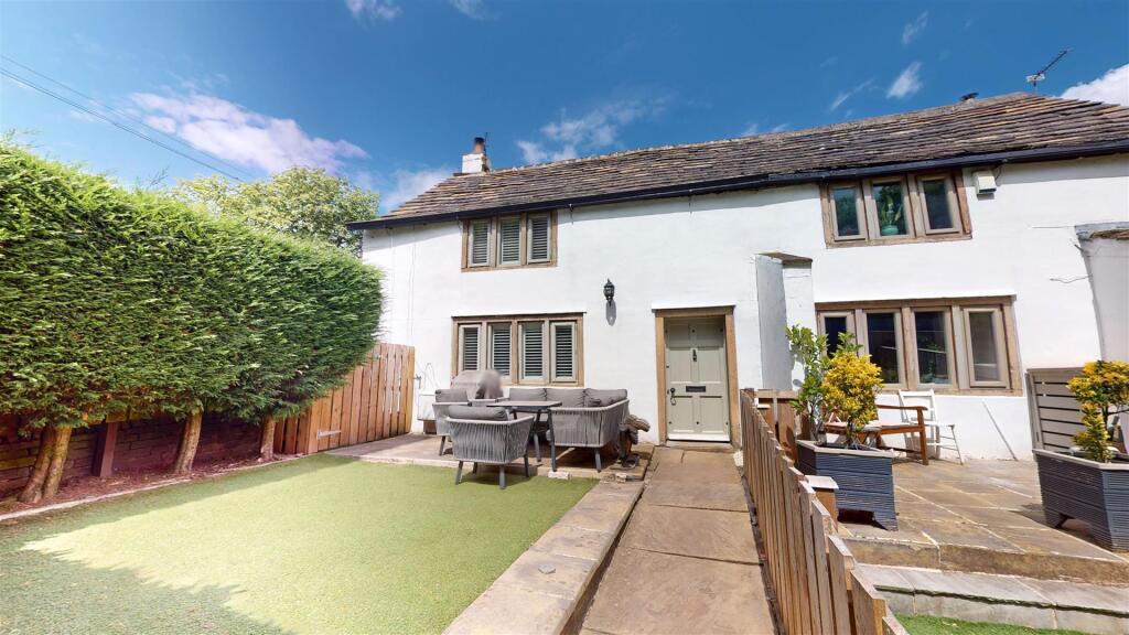 Main image of property: Wakefield Road, Lightcliffe, Halifax
