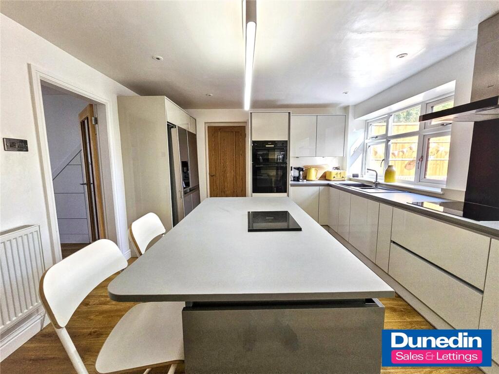 House in Bromsgrove, Lowes Hill - More