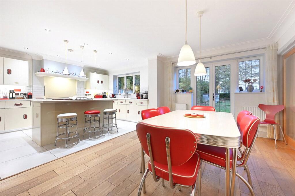 Chalfont Lane, Chorleywood, Rickmansworth, Hertfordshire, WD3 photo 4
