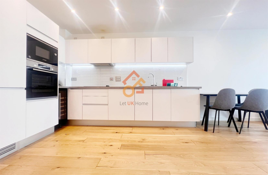 Apartment in Birmingham, Chinese Quarter, Digbeth - View 5