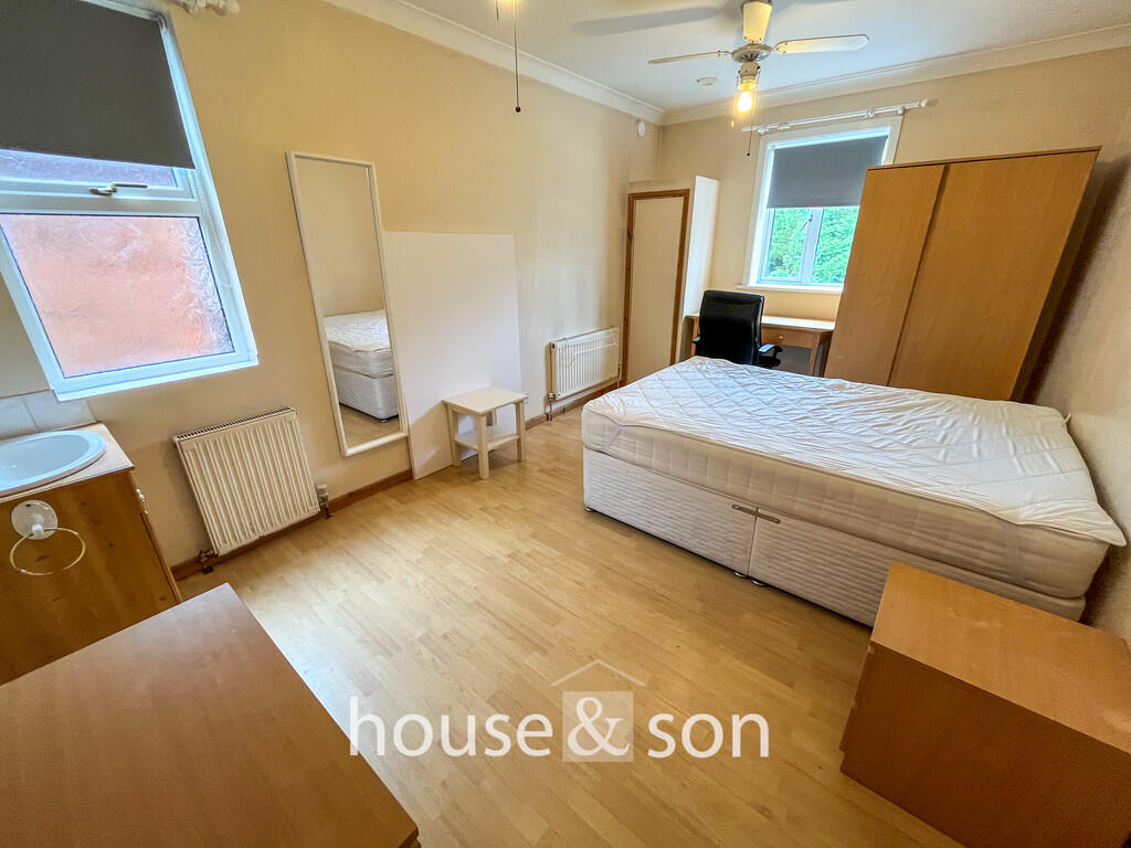 House in Bournemouth, Charminster - More