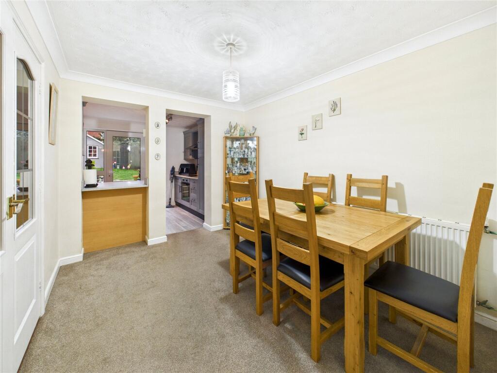 Blackwater Avenue, Colchester, Essex, CO4 photo 3