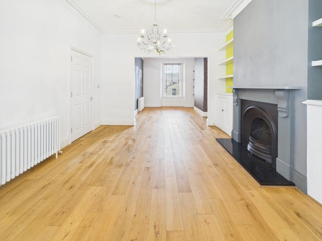 Apartment in Plymouth, Stoke - View 4