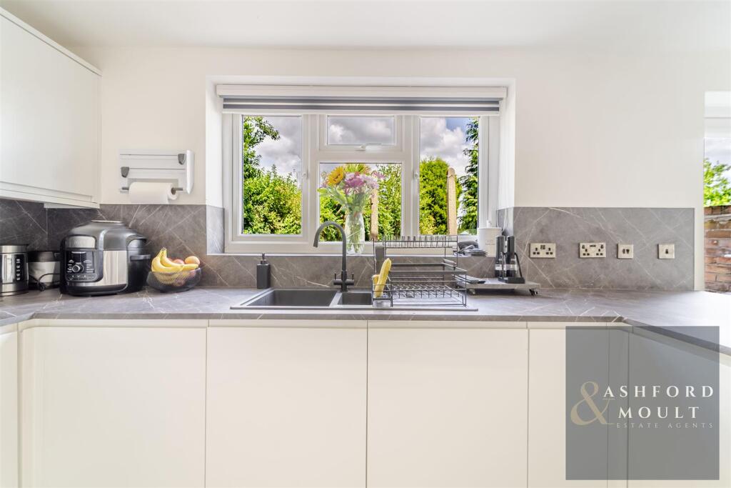 Seely Avenue, Calverton, Nottingham - More