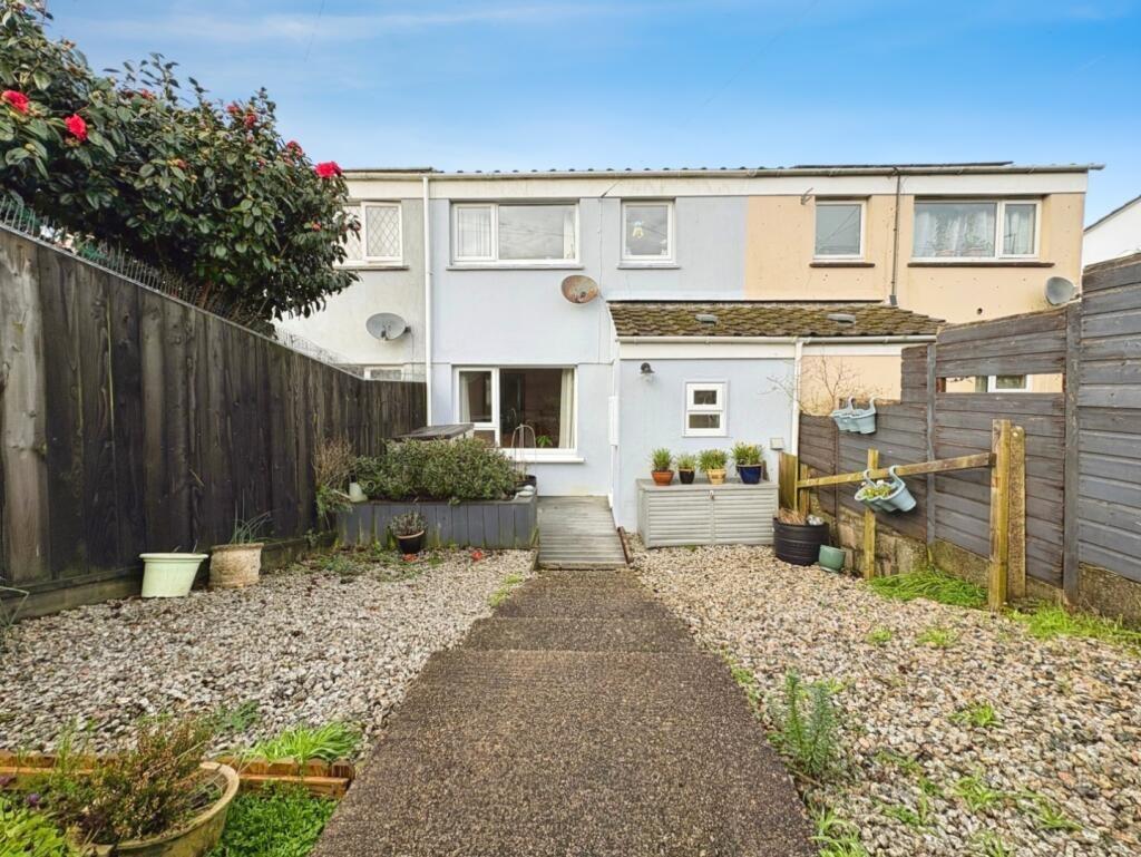 3-bed terraced on St. Ives, Three bed home in convenient location, £230,000