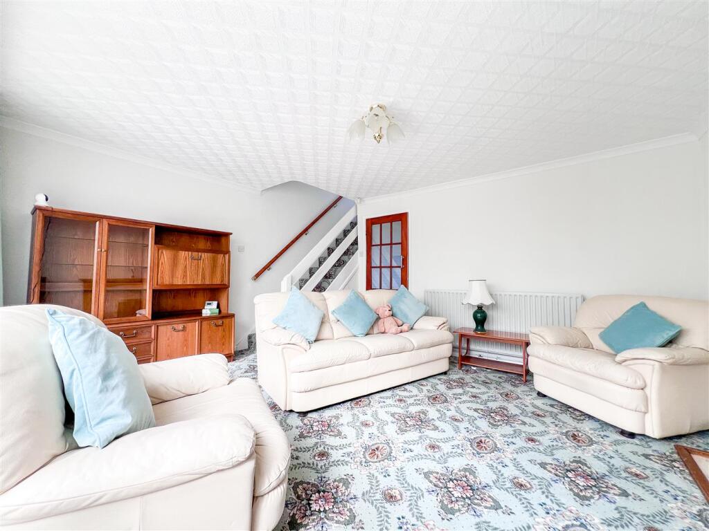 House in Stoke-on-Trent - View 4