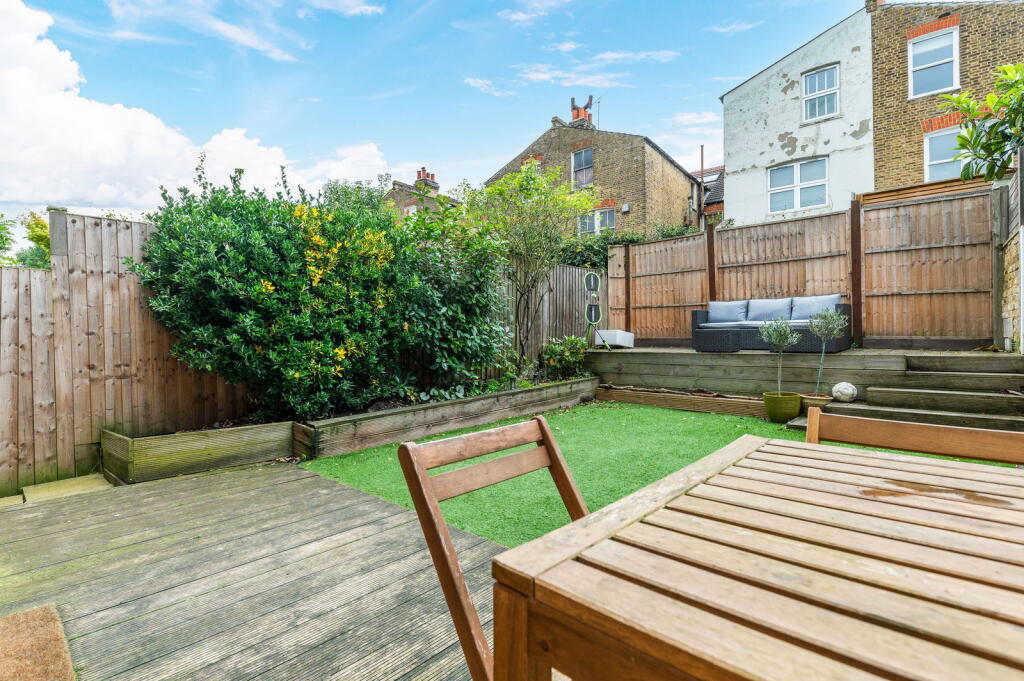 Apartment in London - View 3