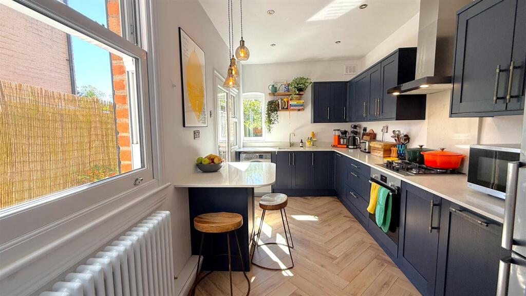 House in Birmingham, Bournville - More