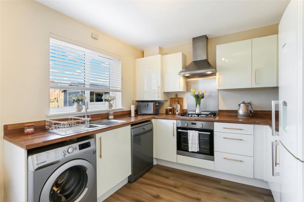 Gartloch Road, Glasgow, Glasgow City, G33 photo 4