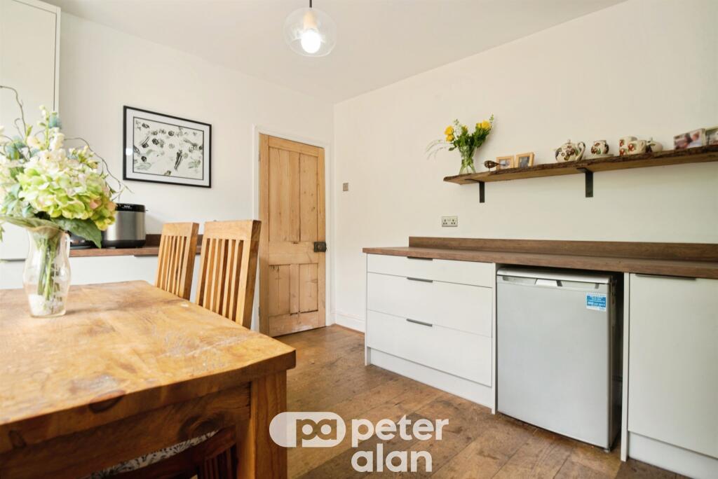 House in Newport - View 4