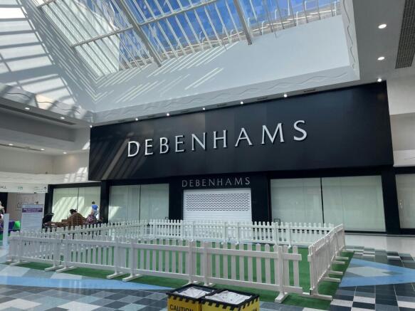 PHOTO 1  Unit 7075  4549 Osborn Square Fareham Shopping Centre.jpeg