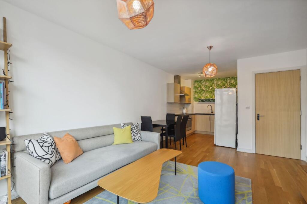 Apartment in London - View 3