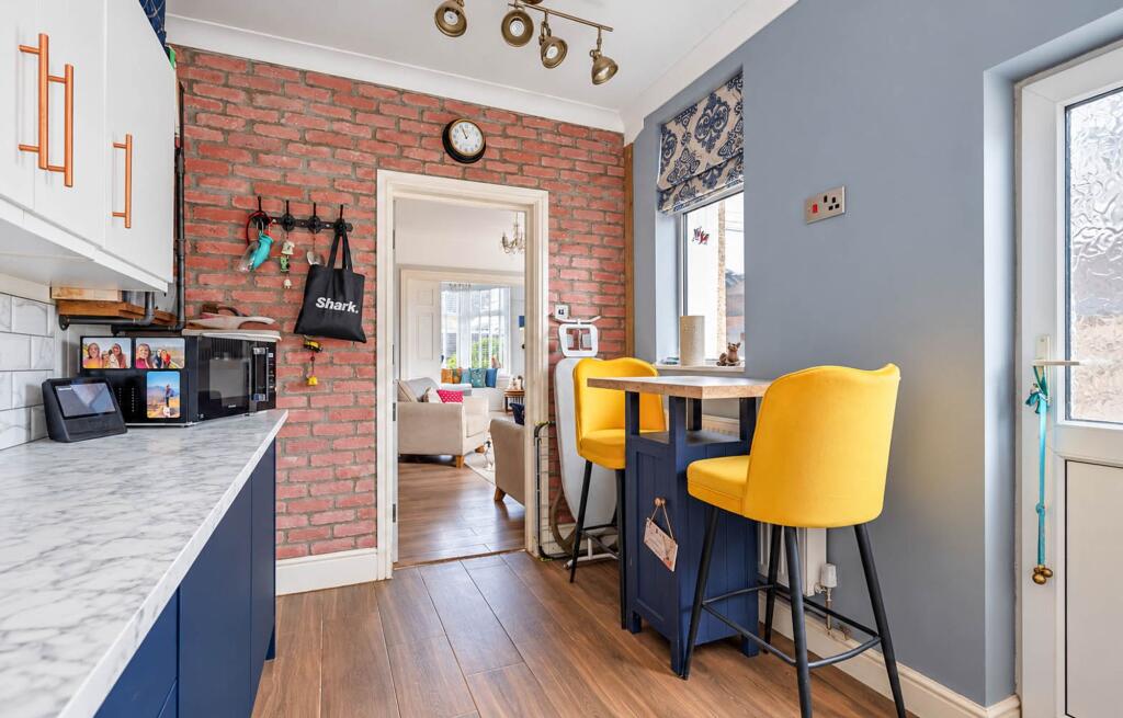 House in Risca, Pontymister - More