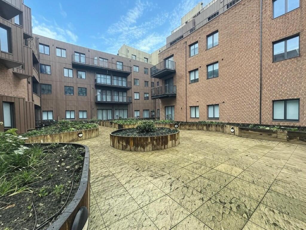 Main image of property: Farnborough Road, Farnborough