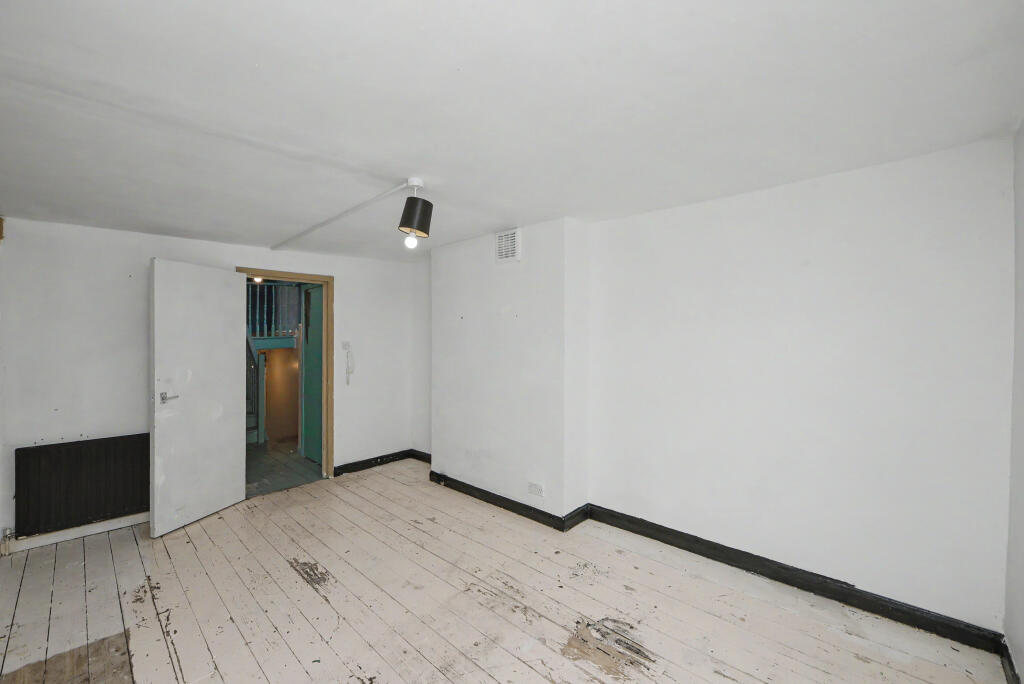 Apartment in London - More
