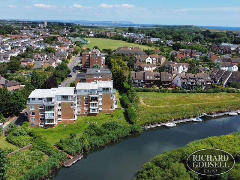 2-bed flat on Christchurch Town Centre, £430,000