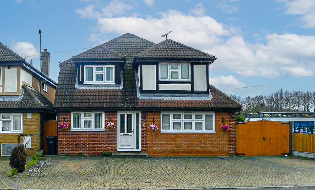 6-bed detached on ** Chain Free ** Church Road, Laindon, Basildon, £650,000