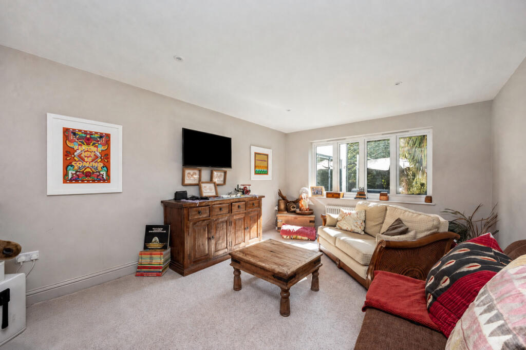 House in Tonbridge - More