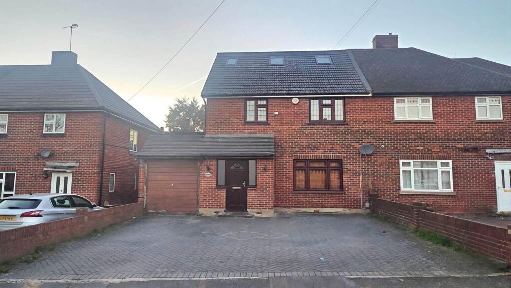 Main image of property: Havering Road, Romford, RM1 4BW