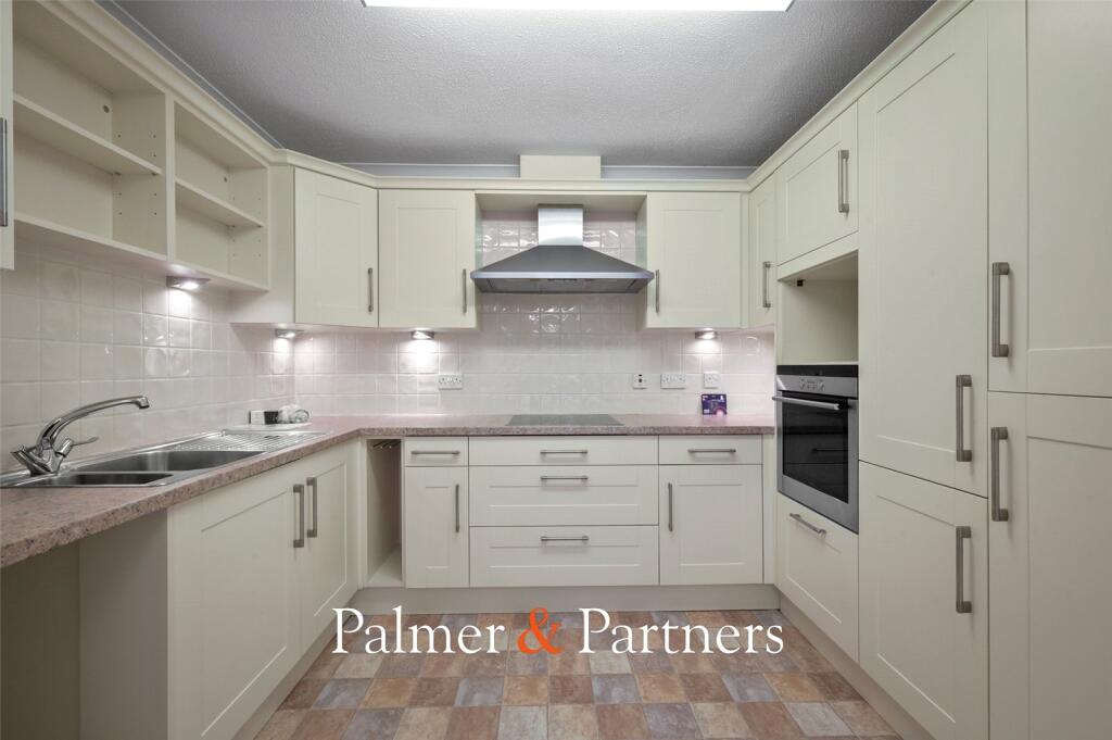 Apartment in Colchester, New Town - View 2