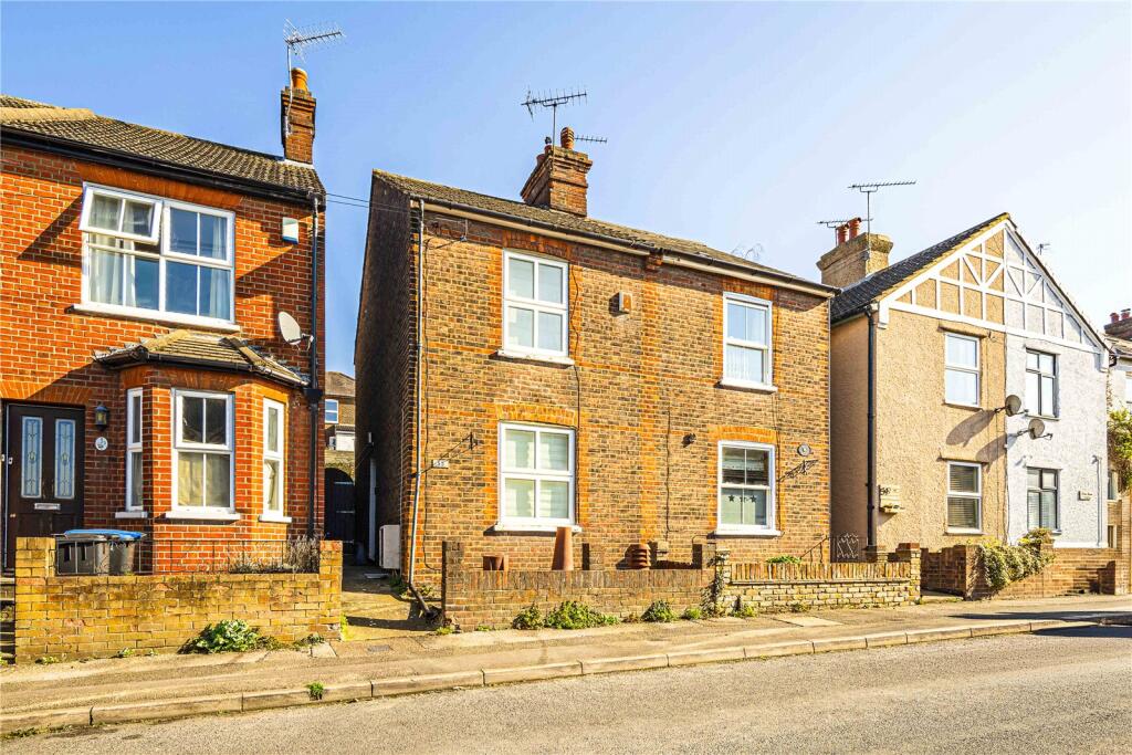 Main image of property: Ebberns Road, Apsley, Hemel Hempstead, Hertfordshire, HP3