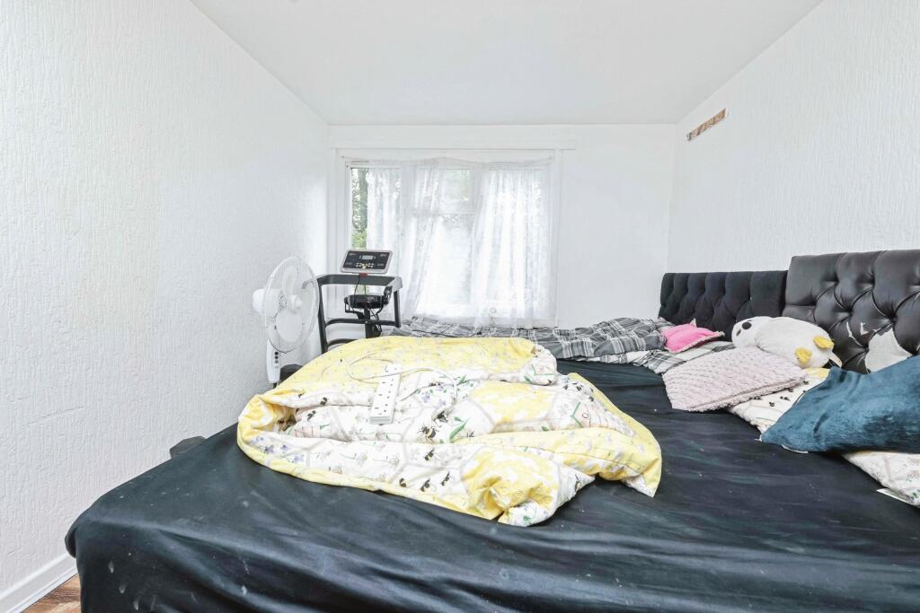 Apartment in Sandwell, West Midlands - More