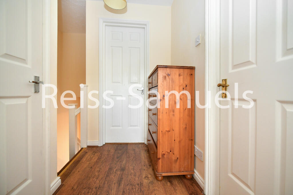 5 bedroom terraced house for rent