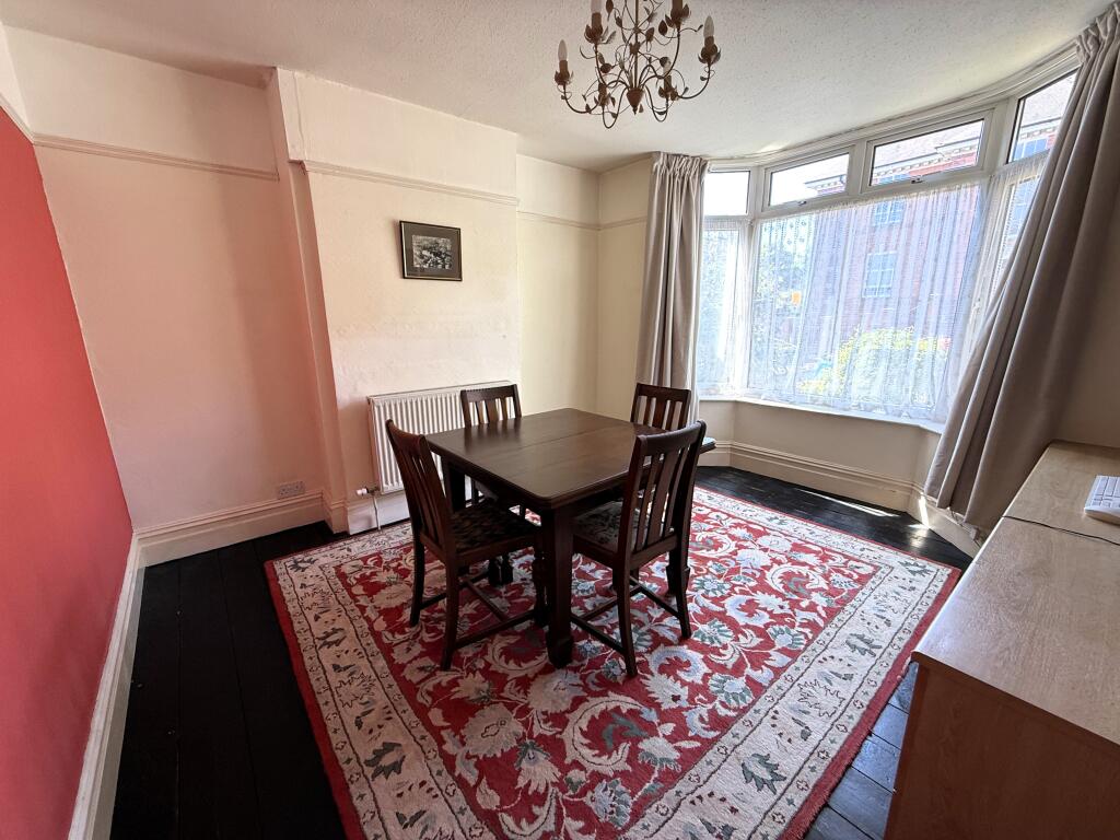 House in Swindon, Okus, Old Town - More