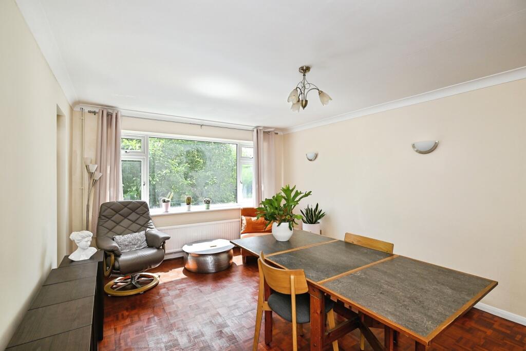 Glen Iris Avenue, CANTERBURY, Kent, CT2 photo 3