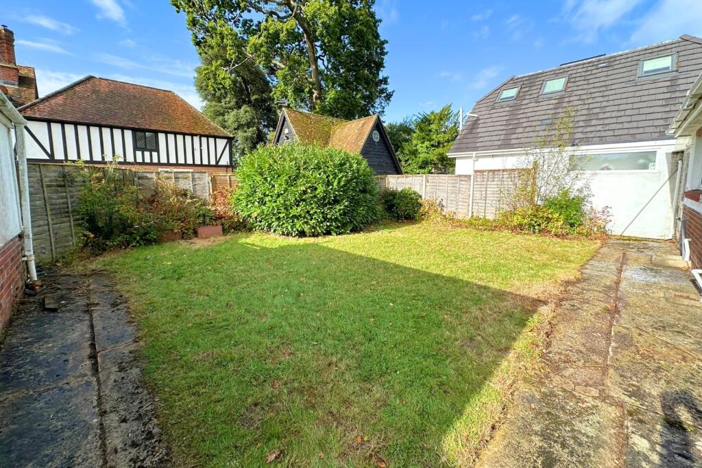 Ringwood Road, Walkford, Dorset. BH23 5RQ photo 4