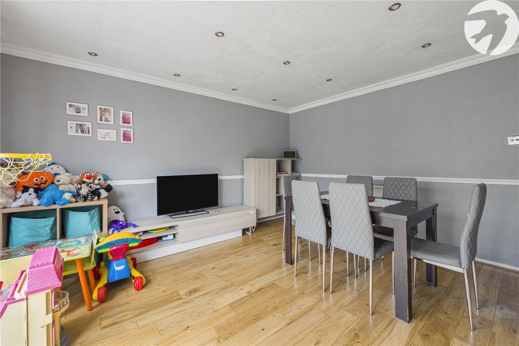 Apartment in London, Foots Cray Estate, North Cray - More